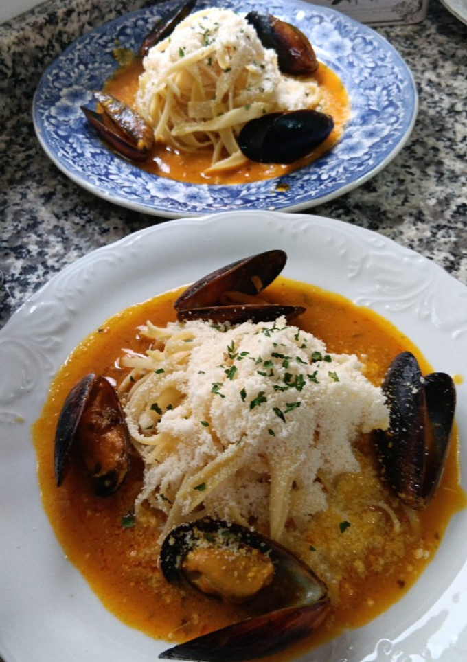 Una foto de Spaghetti con mejillones en salsa de curry
