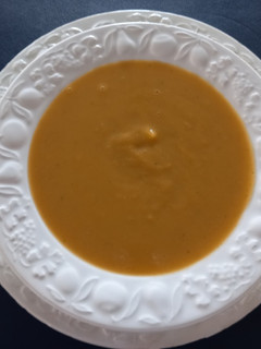 Una foto de 240. Puré de batata y brócoli