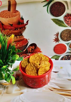ઘઉં ના લોટ ની ફરસી પુરી રેસીપી મુખ્ય ફોટો