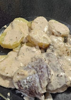 Una foto de Lomo a la pimienta con papas
