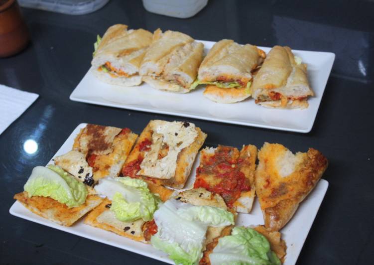 Bocadillo de pechuga de pollo con pimientos asados