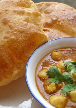 A picture of Punjabi chole bhature.