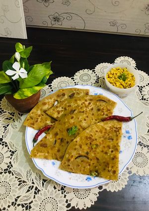 A picture of Left overs mash daal paratha.
