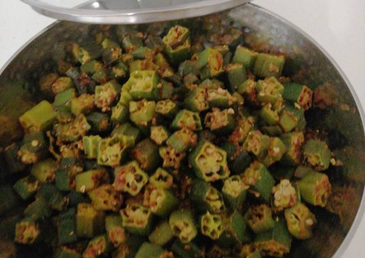 Slow Cooker Recipes for Dry okra curry(bhindi)