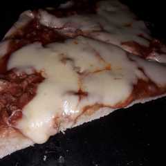 Una foto de Pizza casera !!🍕🍕