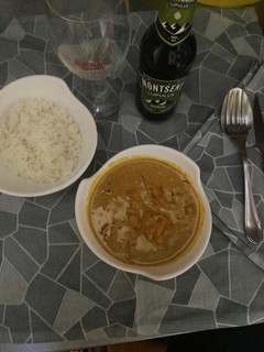 Una foto de Polllastre al curry, amb arròs thai