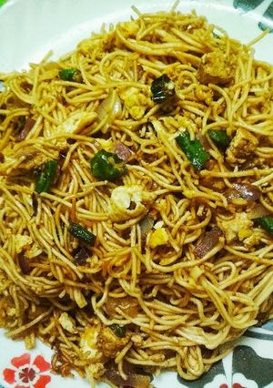 এগ পনির চাউমিন (egg paneer chow mein recipe in Bengali) রেসিপির প্রধান ছবি