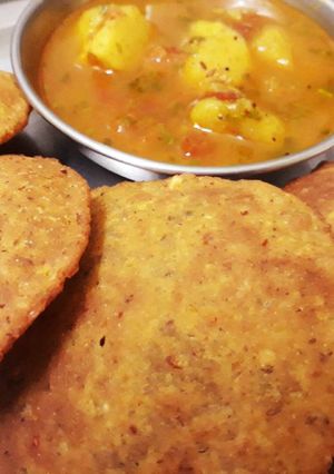 A picture of Rajasthani Korma Ki Puri.