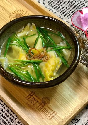 Hình của món Súp Hoành Thánh.