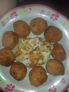 A picture of Bread crumbs coted Yam Balls.