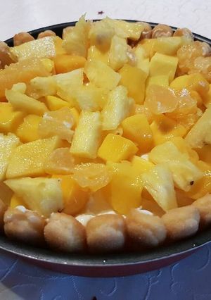 Une photo de Charlotte aux fruits exotiques