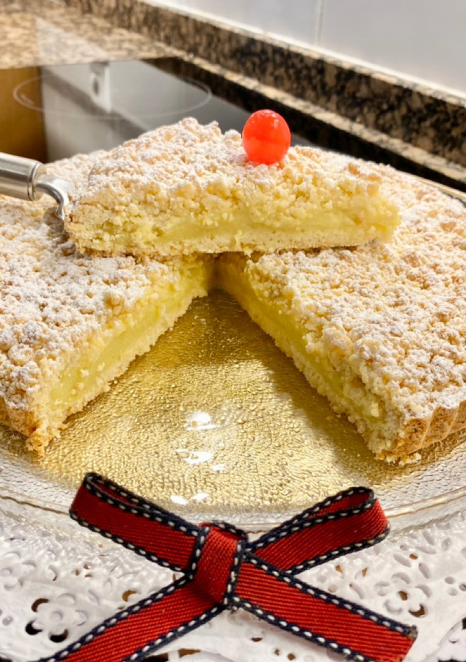 Una foto de Pastel rústico con crema de limón