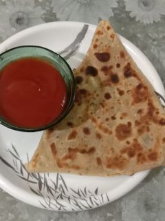 આલુ પરાઠા (Aloo Paratha Recipe In Gujarati) રેસીપી મુખ્ય ફોટો