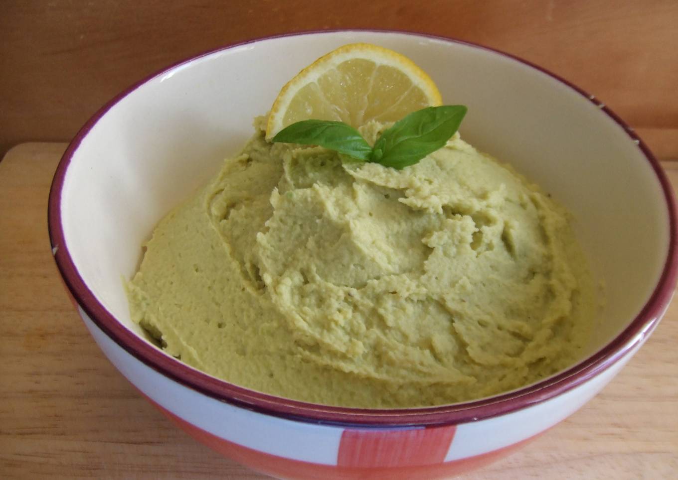 Aperitivo relámpago de aguacate con garbanzos