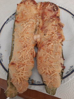 Una foto de Calabacines rellenos 😋
