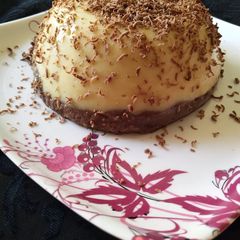 A picture of Vanilla chocolate biscuit pudding.