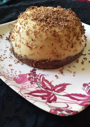 A picture of Vanilla chocolate biscuit pudding.