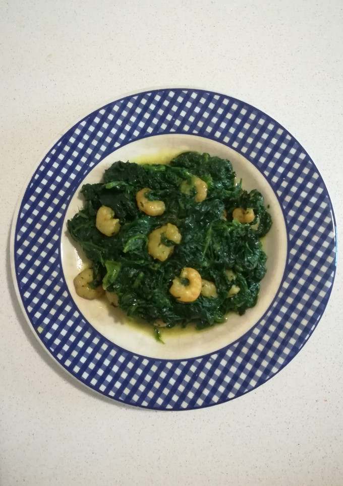 Una foto de Espinacas rehogadas con gambas (Olla Gm G)