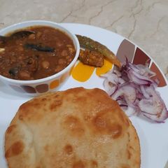 A picture of Chole bhature.