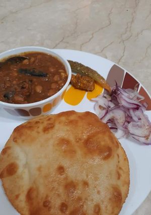 A picture of Chole bhature.