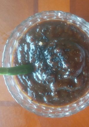A picture of Spicy and tangy tamarind chutney.