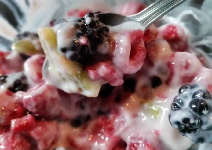 Recipe of Super Quick Homemade Breakfast Berry Bowl