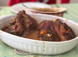 Una foto de Guiso de Codillo, receta infalible!