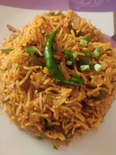 તવા પુલાવ (Tawa Pulav Recipe in Gujarati) રેસીપી મુખ્ય ફોટો