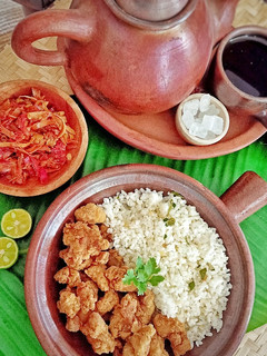 Foto resep Nasi Gurih Daun Jeruk Ayam Popcorn & Sambal Kecombrang
