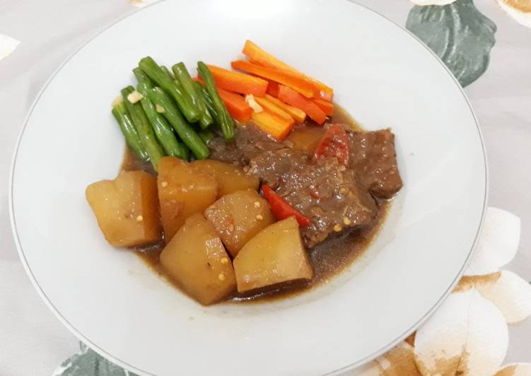 Resep Semur daging kentang pedas/ bistik daging (bisa untuk menu diet) Anti Gagal