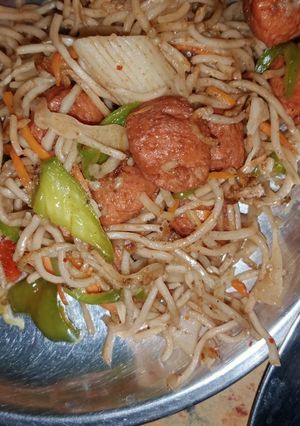 चाऊमिन(Chowmein recipe in hindi) रेसिपी मुख्य फोटो