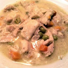 A picture of old fashioned chicken n dumplins.