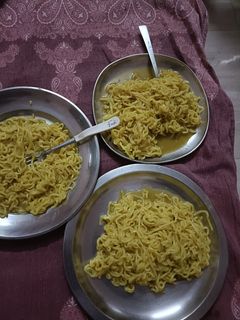 मैगी (Maggi recipe in hindi) रेसिपी मुख्य फोटो