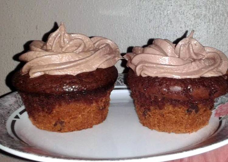 Simple Way to Prepare Quick cookie brownie cupcakes w/chocolate marshmallow frosting