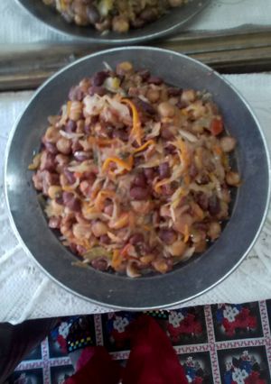 A picture of Githeri with cabbage.