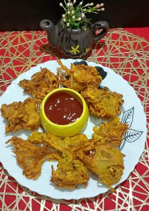 A picture of Onion/pyaz ke Pakode.