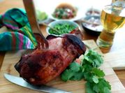 Una foto de codillo de cerdo al horno
