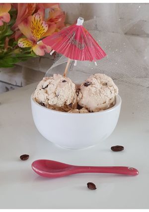 Une photo de Glace au café