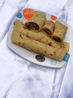 A picture of Beef rolled crepe.