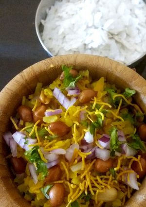A picture of Indori poha.