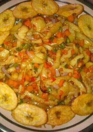 A picture of Chips souce with plantain.