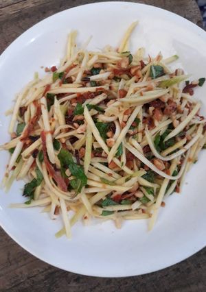 Hình của món Nộm xoài xanh.