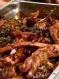 Costillas de cordero en salsa de ciruela