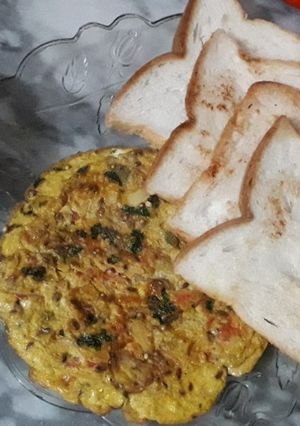 A picture of Bread omelette a healthy breakfast🥚🍞.
