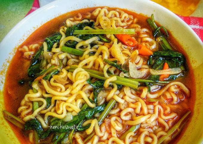 Mie Kangkung Belacan