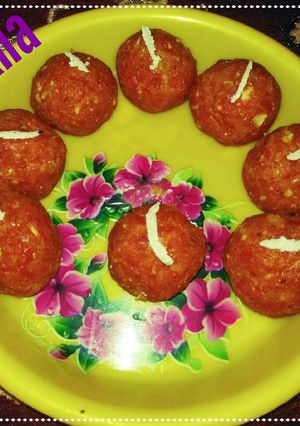गाजर के लड्डू (Gajar ka laddoo recipe in hindi) रेसिपी मुख्य फोटो