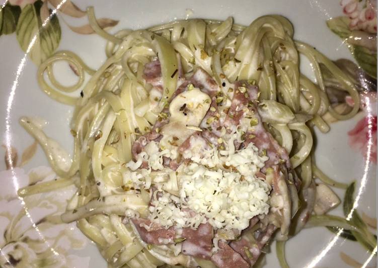 Resep Fettucini Carbonara yang Bisa Manjain Lidah