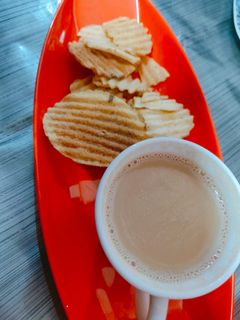 इलायची अदरक वाली चाय (elaichi adrak wali chai recipe in Hindi) रेसिपी मुख्य फोटो