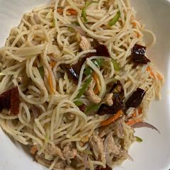 A picture of Spicy Szechwan Chomein.