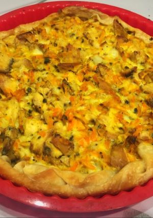 Una foto de Tarta rápida de pollo, zanahoria y huevo (fácil 3 ingredientes)